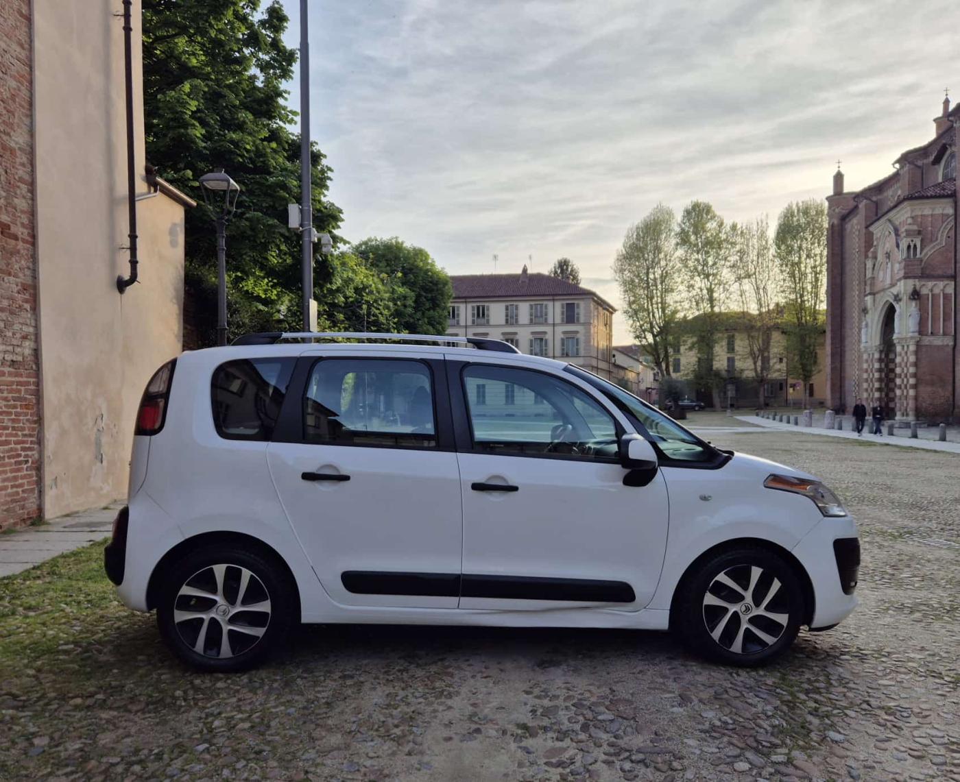 - CITROEN C3 PICASSO