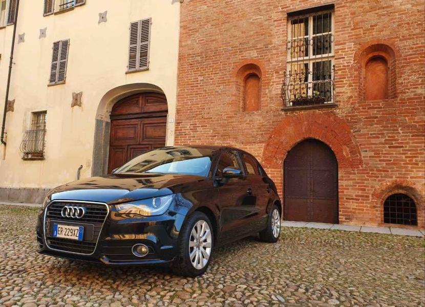 AUDI A1 1.6 TDI S-TRONIC Attraction AUDI A1 1.6 TDI S-TRONIC Attraction